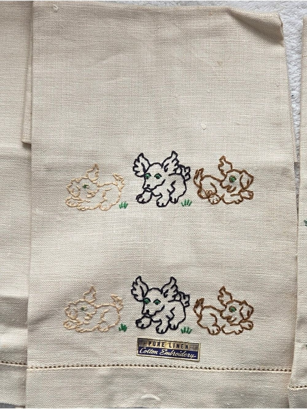 New Vtg Set Of 3 Linen Embroidered Tea/ Hand towels - Picture 4 of 7
